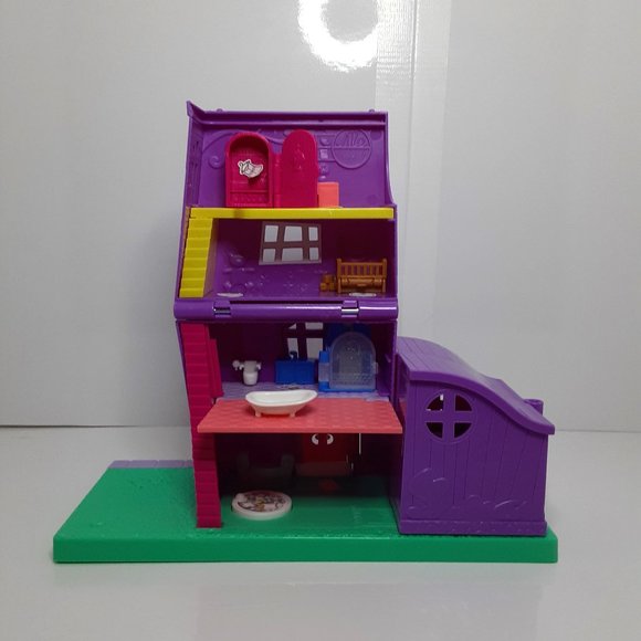 Polly Pocket Pollyville Pocket Playset House 2018 Mattel 2 Characters Trampoline - Picture 2 of 2